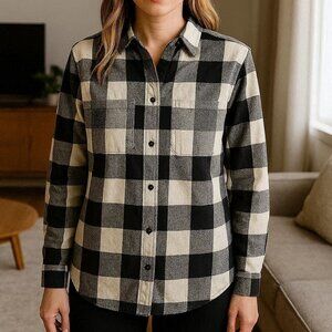 Black and White Buffalo Plaid Relaxed Fit Flannel Shirt by H&M size XS
